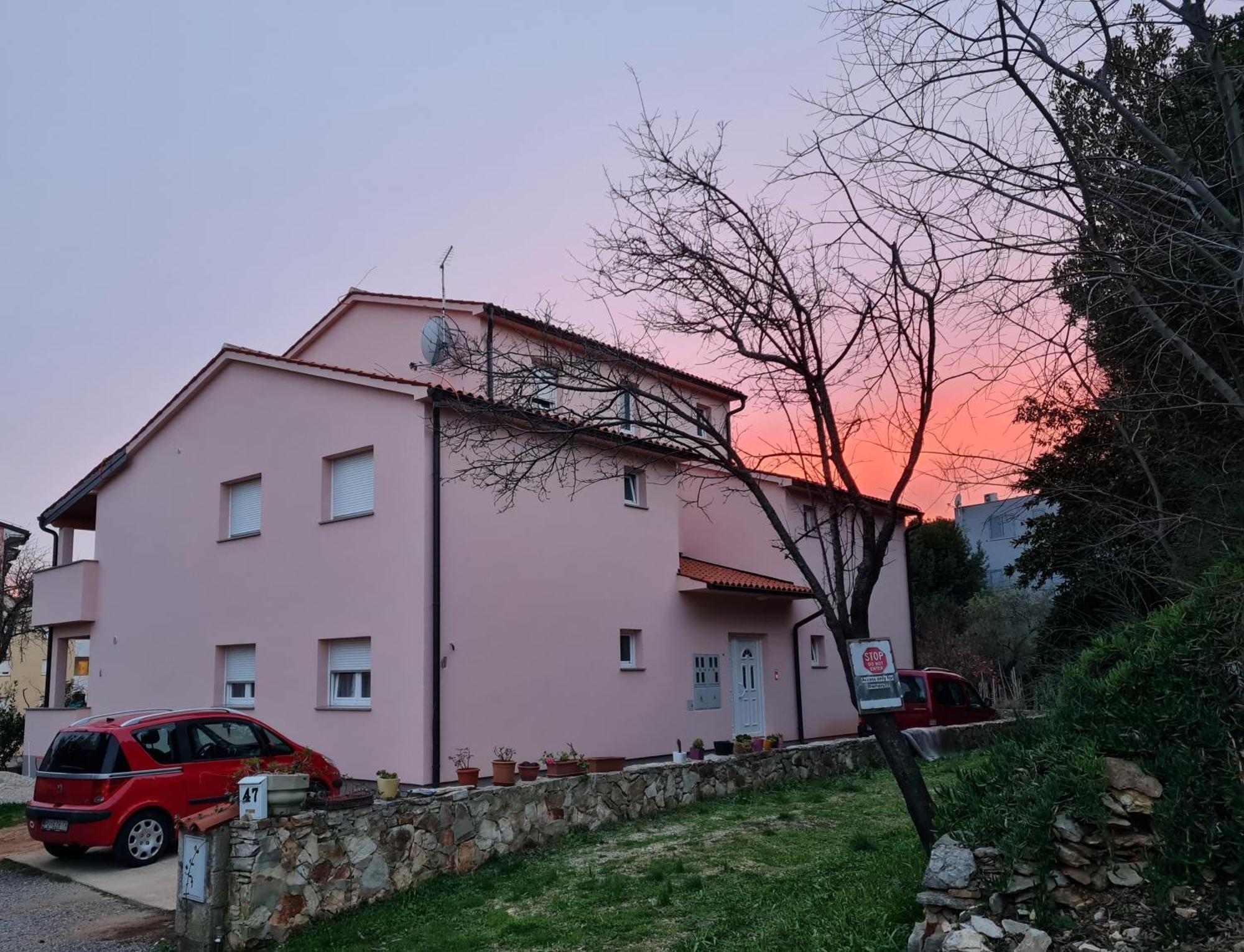Apartment Nora Near The Beach Pula Bagian luar foto