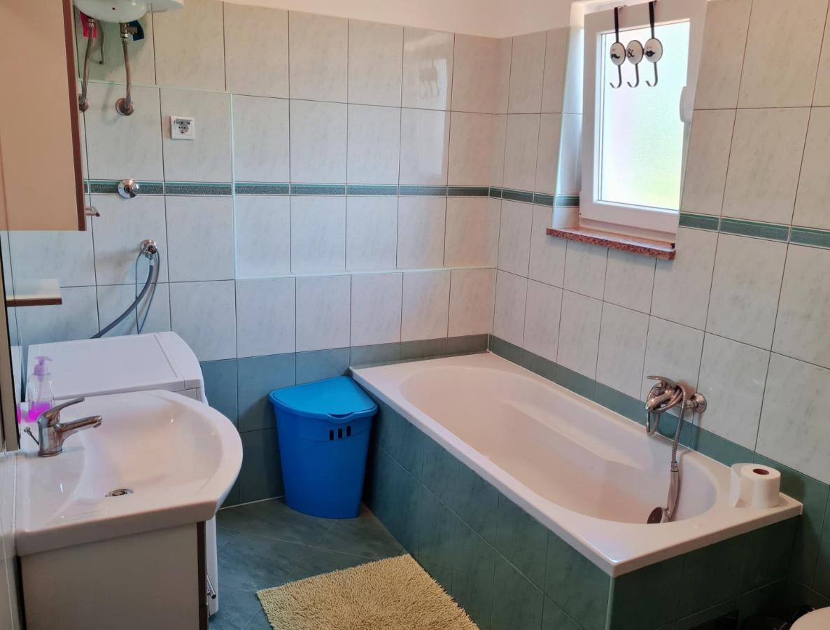 Apartment Nora Near The Beach Pula Bagian luar foto